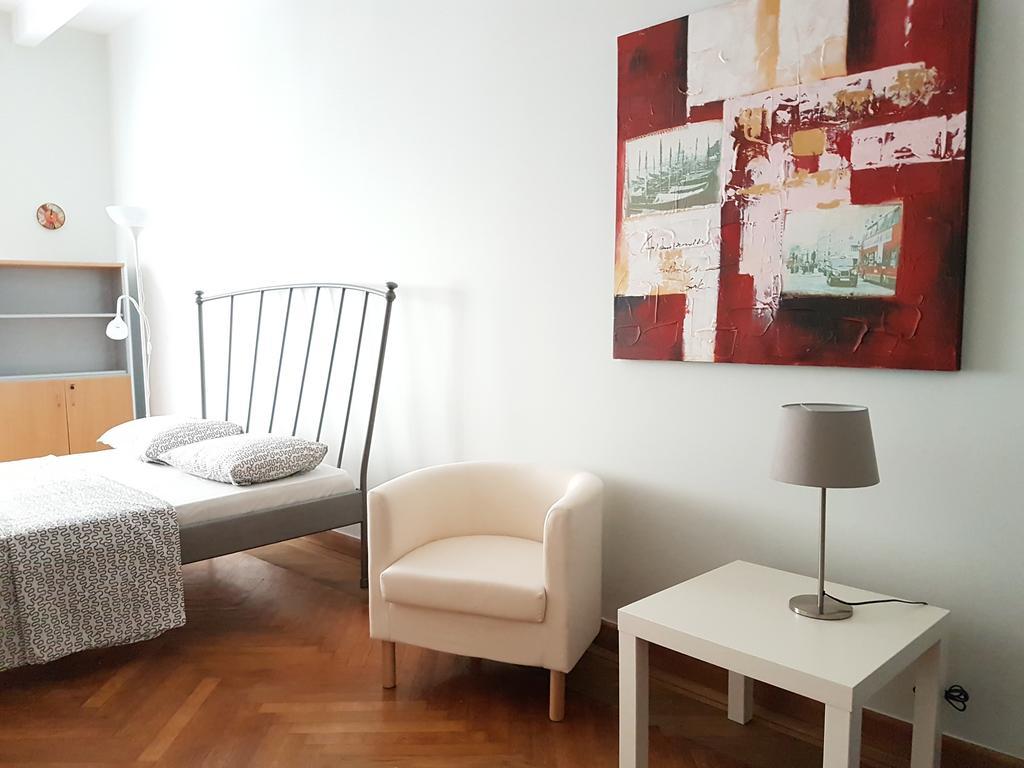 Errathens Pine Red And Taupe - Athens Centerアパートメント エクステリア 写真