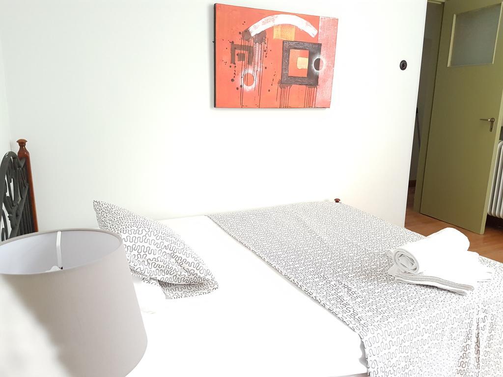 Errathens Pine Red And Taupe - Athens Centerアパートメント エクステリア 写真