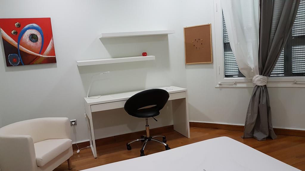 Errathens Pine Red And Taupe - Athens Centerアパートメント エクステリア 写真