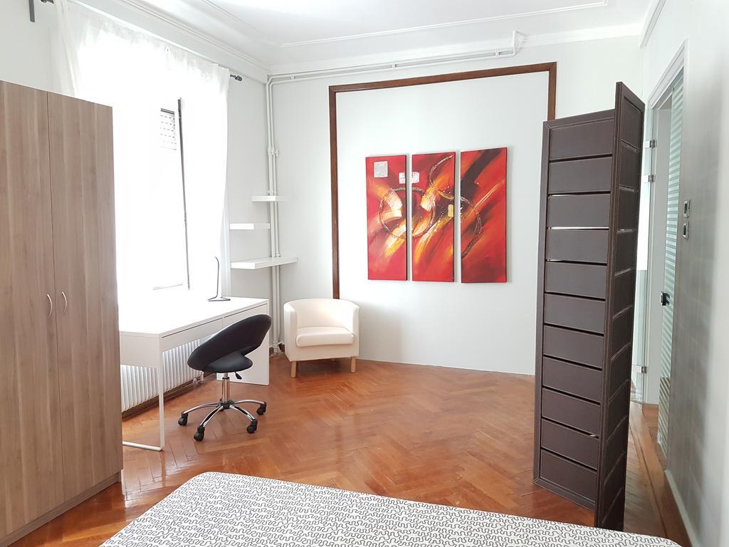 Errathens Pine Red And Taupe - Athens Centerアパートメント エクステリア 写真