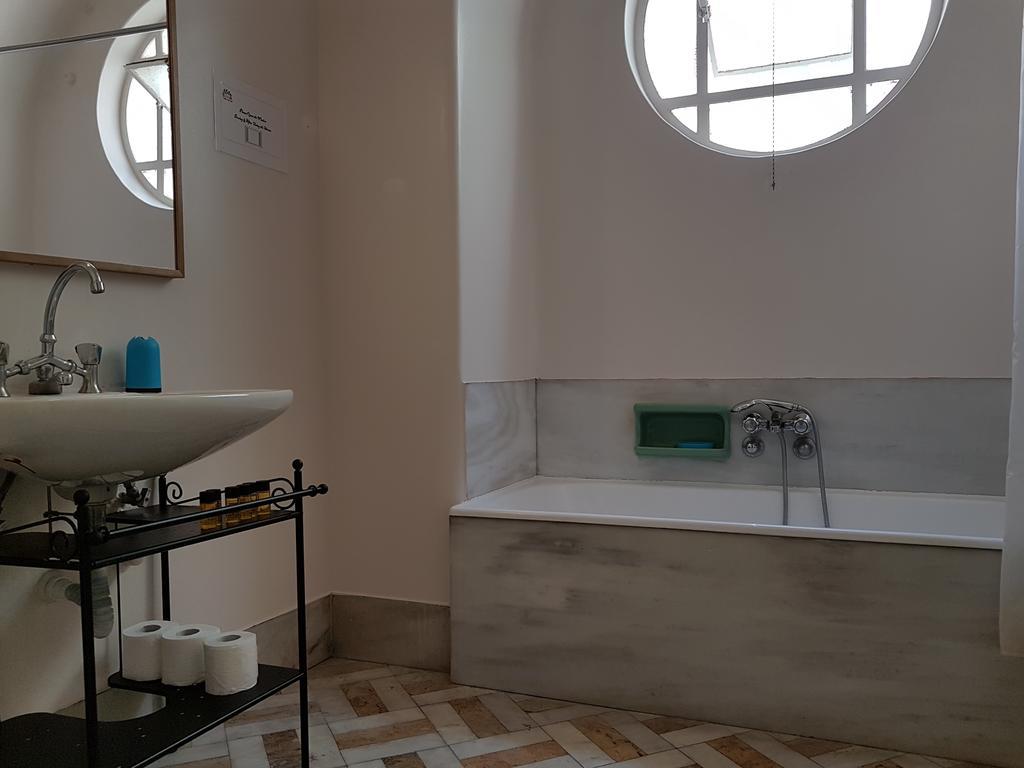 Errathens Pine Red And Taupe - Athens Centerアパートメント エクステリア 写真